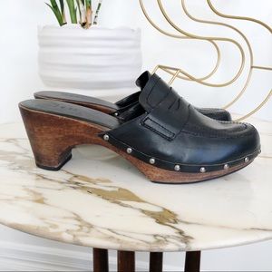 Bass East Village Clog